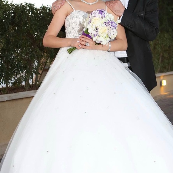 Wedding dress - Picture 5 of 8